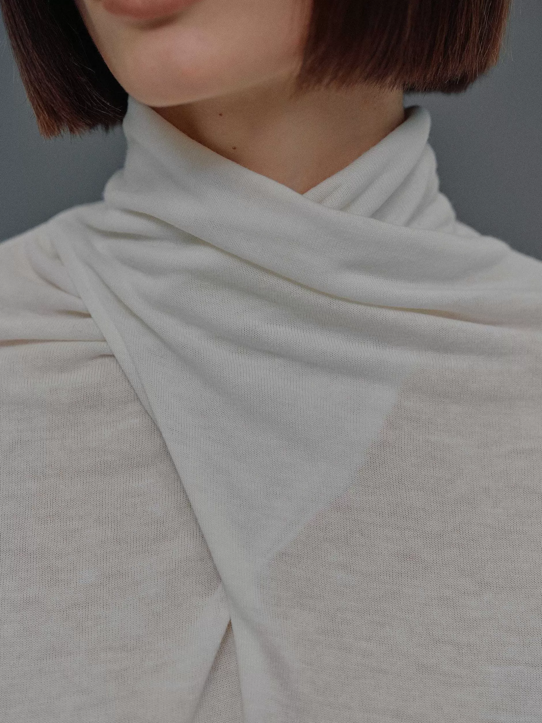 Store Daye Wollen T-Shirt Met Gekruiste Hals, Wit Vrouwen Kleding