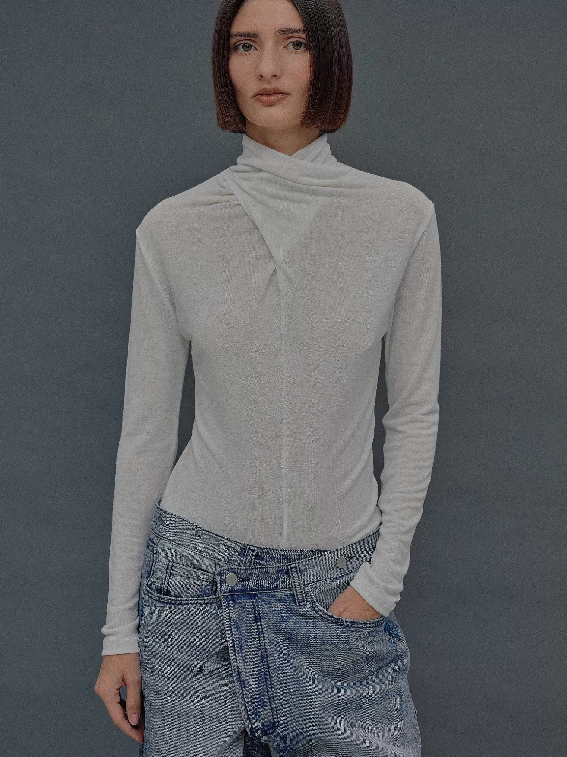 Store Daye Wollen T-Shirt Met Gekruiste Hals, Wit Vrouwen Kleding