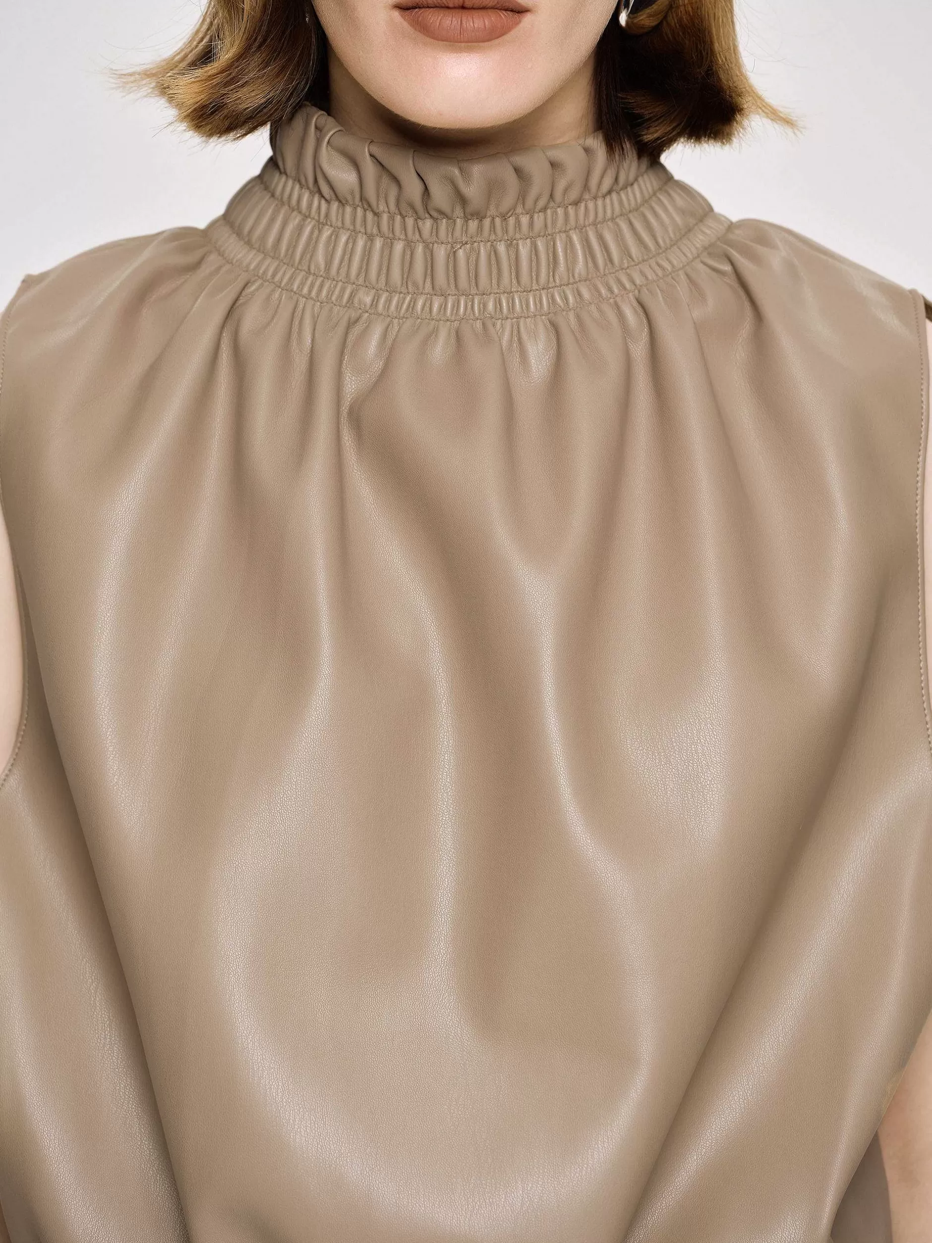 Clearance Mouwloze Leren Top, Beige Vrouwen Accessoires